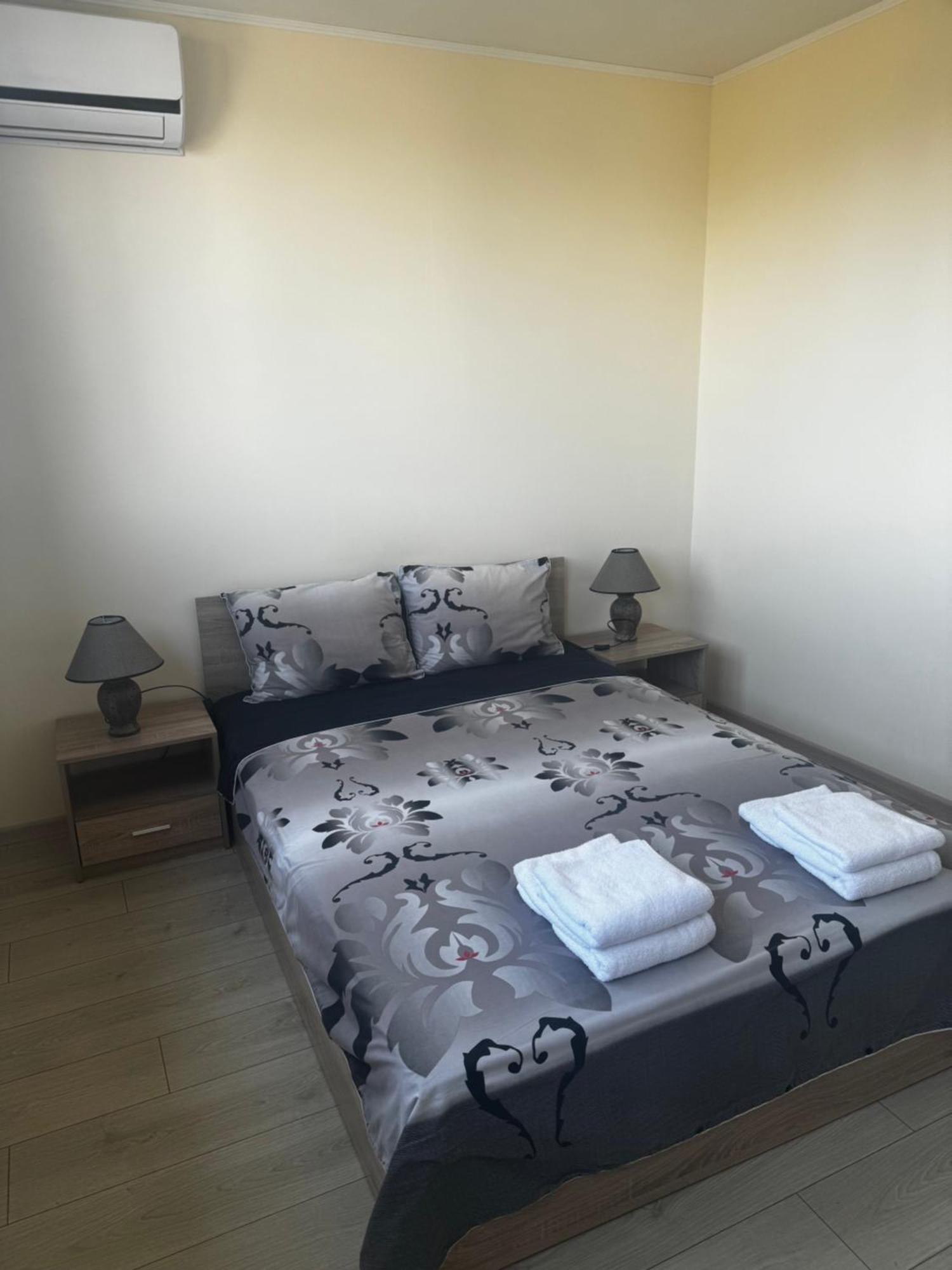 Avelov Art Apartment Бургас Екстериор снимка