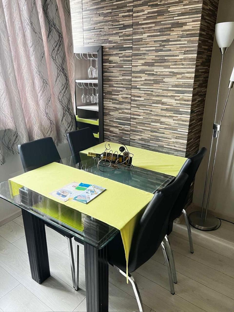 Avelov Art Apartment Бургас Екстериор снимка